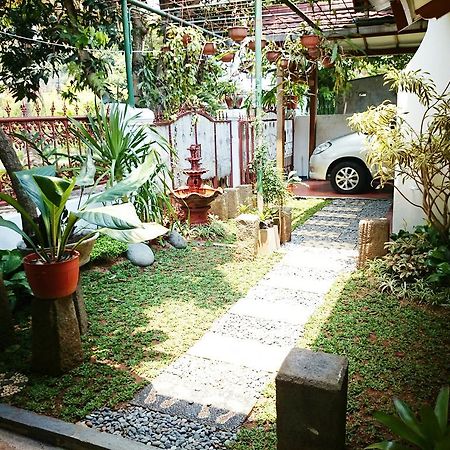 Hostel Bogor Kültér fotó