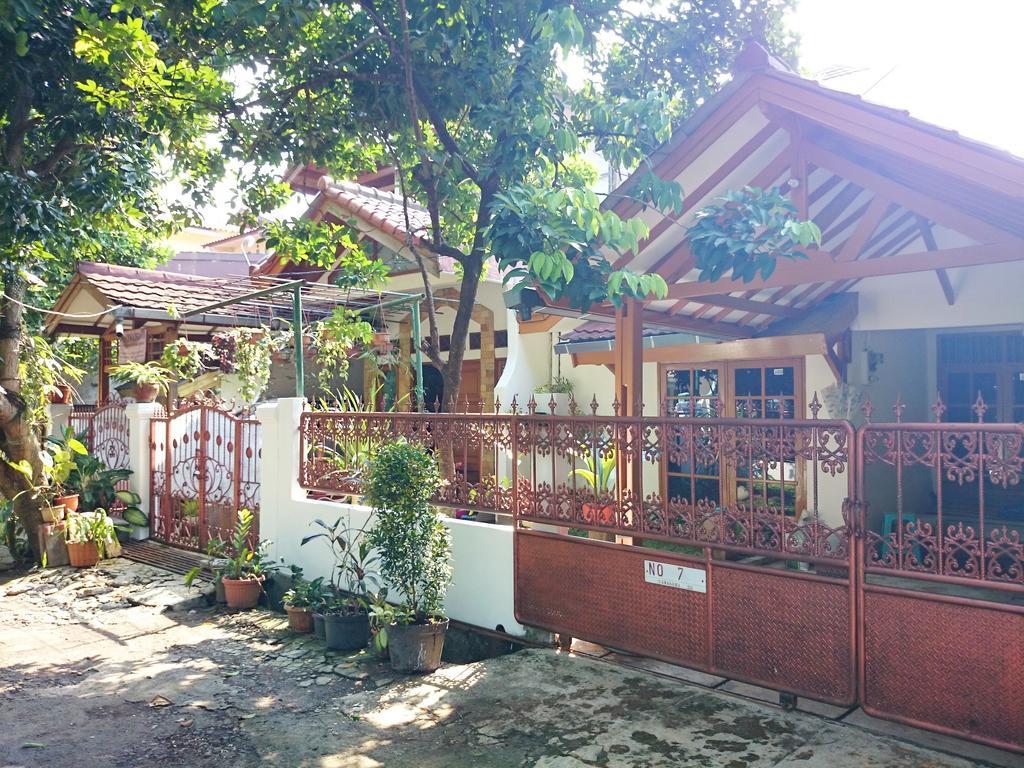 Hostel Bogor Kültér fotó